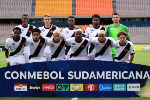 Vasco enfrenta Olimpia com três desfalques confirmados