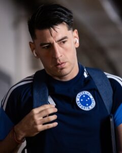 Cruzeiro muda defesa e ataque para enfrentar Atlético