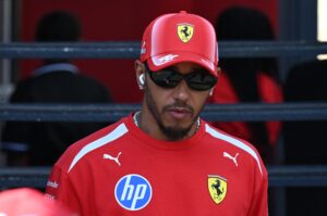 Hamilton defende término da F1 no Oriente Médio