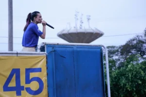 Paula Belmonte promete segurança para comerciantes na Ceilândia