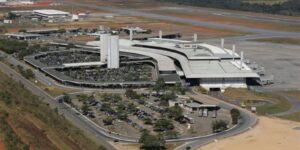 Aeroporto de Confins suspende operações por problema na pista
